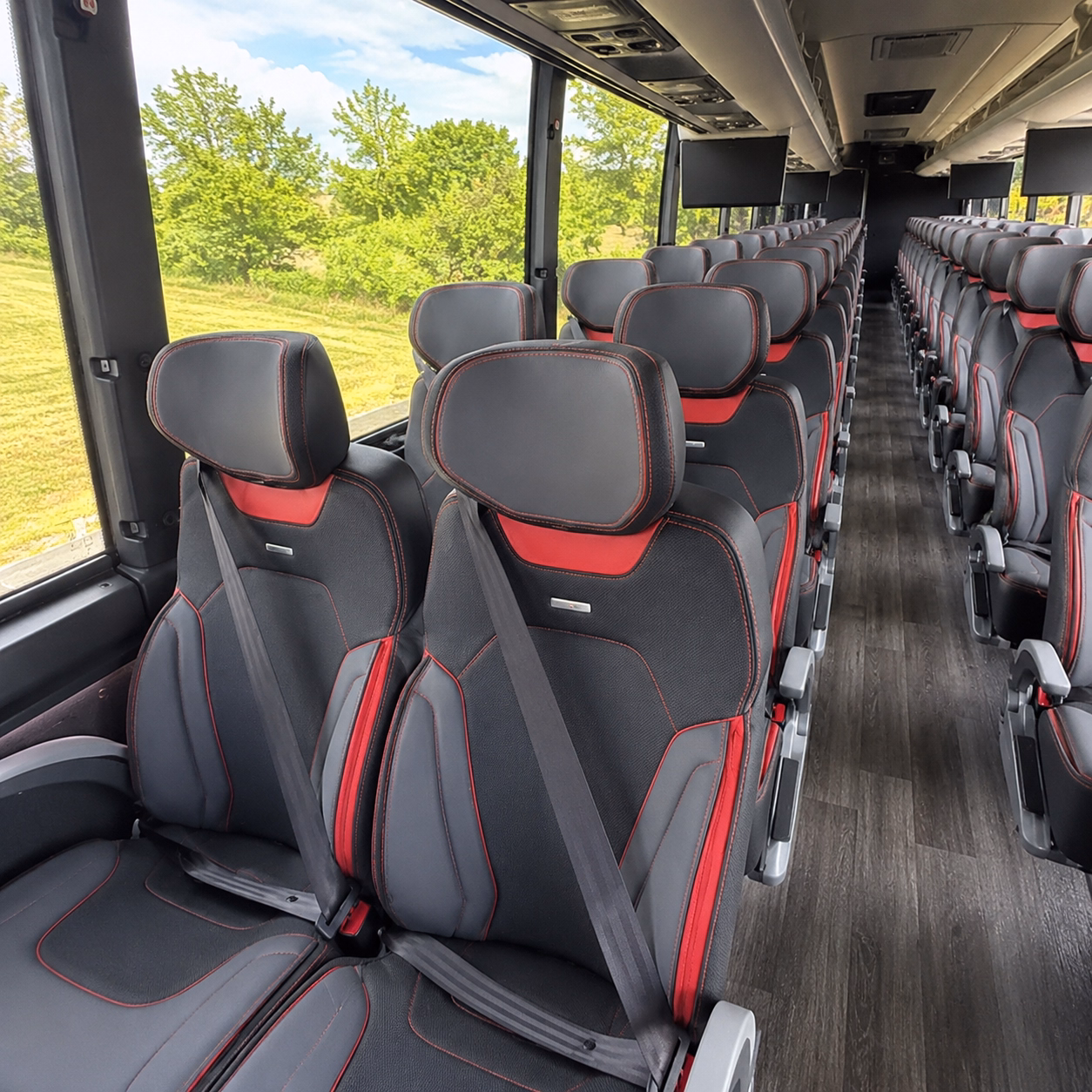 palmdale oxnard charter buses