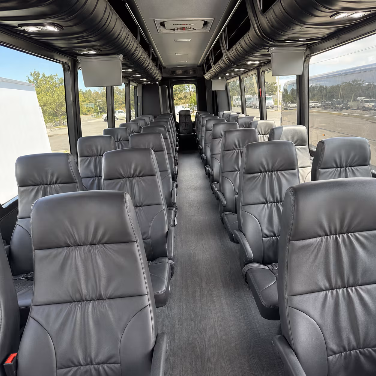 santa clarita oxnard charter buses