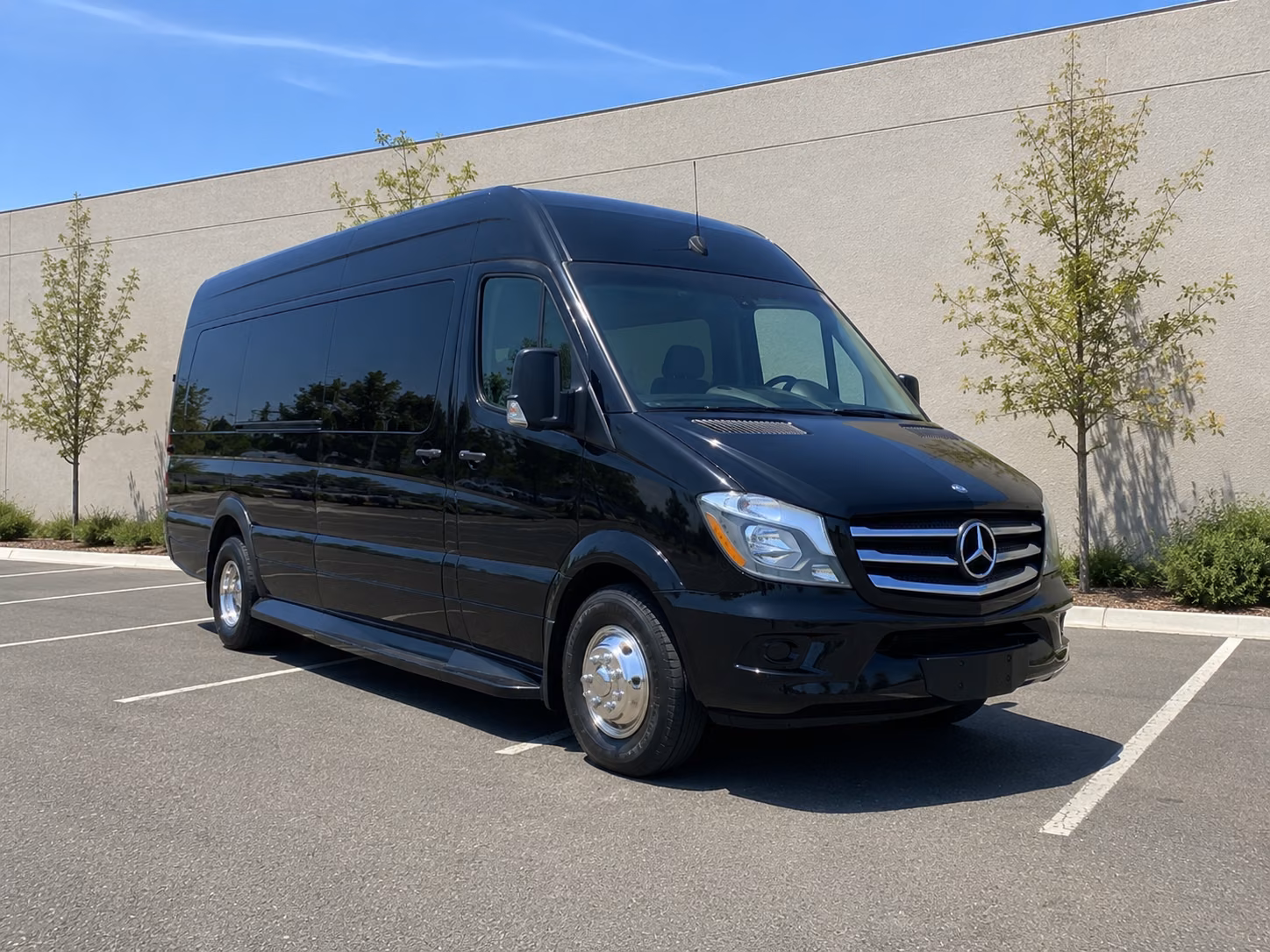 santa monica oxnard charter buses